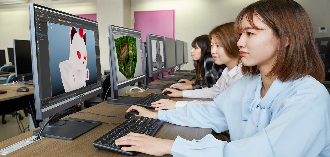東洋美術学校クリエイティブデザイン科高度グラフィックアート専攻の学生が、教室のPCでMAYAの作業をしているところ。