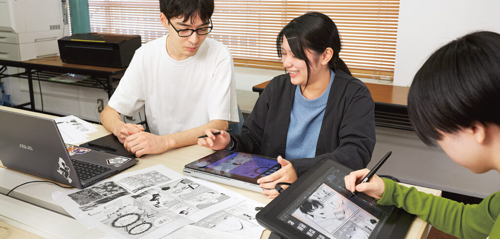東洋美術学校マンガ科で漫画家を目指す